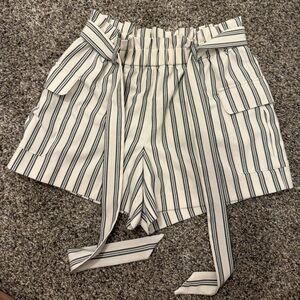 LOFT Striped Women's Shorts - Black and White